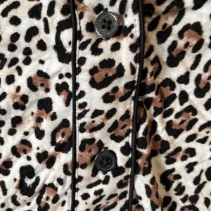 Soma Cool Nights Pajama PJ Set Animal Print Size Medium EUC Long Sleeve & Pants